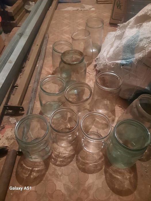 банки  0,5- литровые .