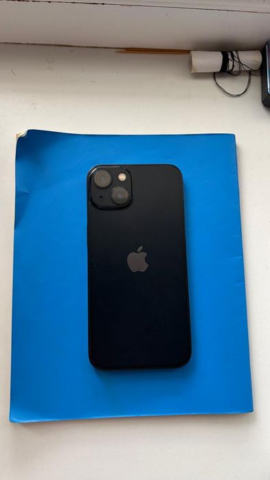 Продам iPhone 13