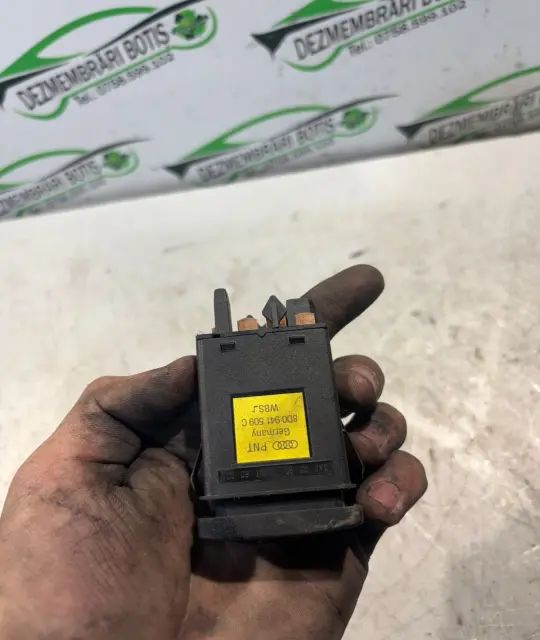 Buton avarie 8D0 941 509 C Audi A4 1999 1.9 TDI MT (110 hp)