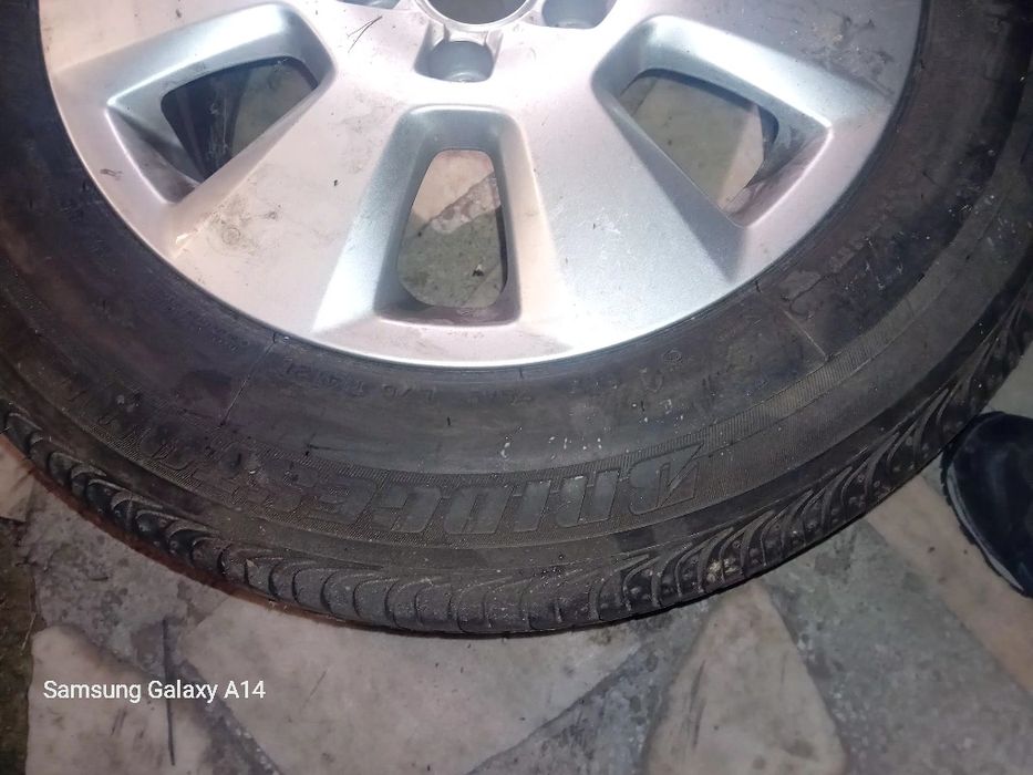 Vand jante cu cauciucuri