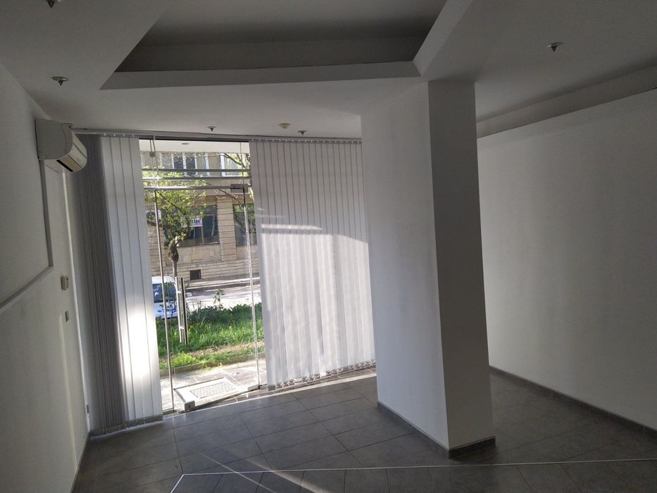 Дава се под наем Магазин в Разград, Център - 30 кв.м за 127500 € - Снимка #4