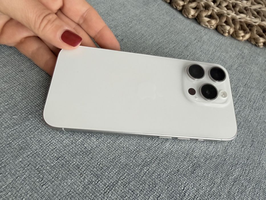 Iphone 15 pro без забелжки