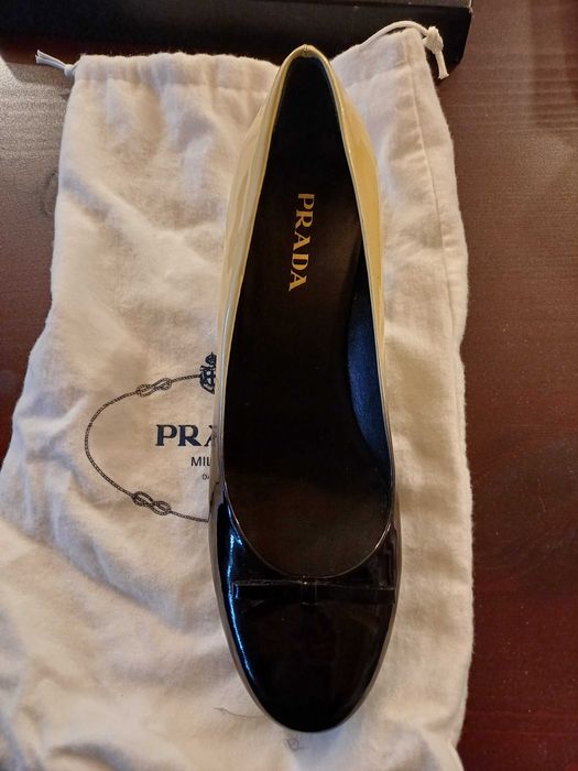 Нови маркови обувки PRADA номер 37,5