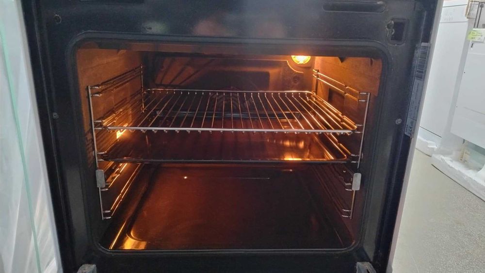 А+ Готварска печка с керамичен плот Electrolux-Електролукс 74 л