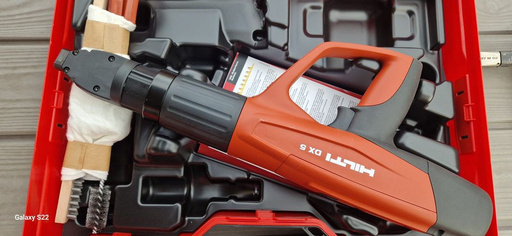 Hilti pistol de cuie pe acumulatori ,capse