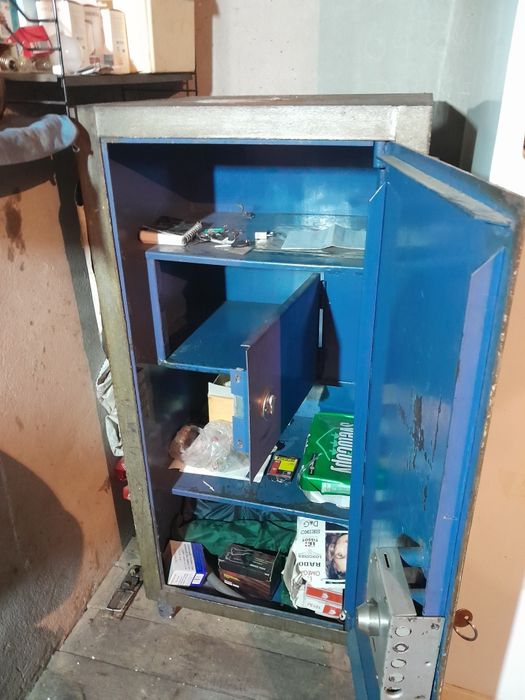 Сейф советский прочный