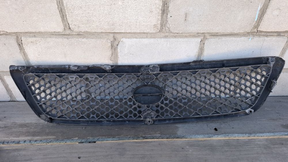 Решетка радиатора lexus rx 300