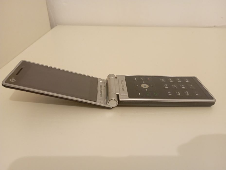 Продам телефон vertu