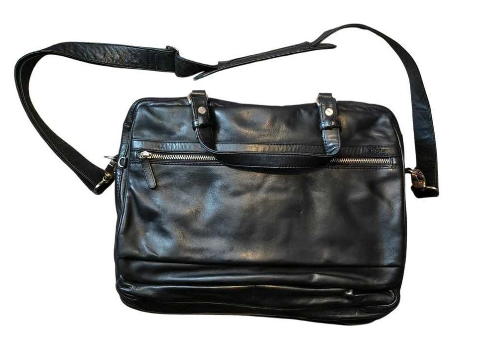 Vand geanta de dama, neagra, din piele naturala, marca Hedgren