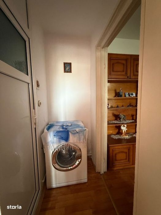 Apartament cu 2 camere, 45 mp, balcon inchis, pozitie excelenta, Craio