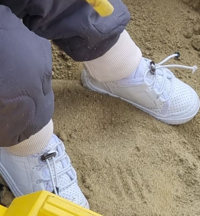 Продам кроссовки детские