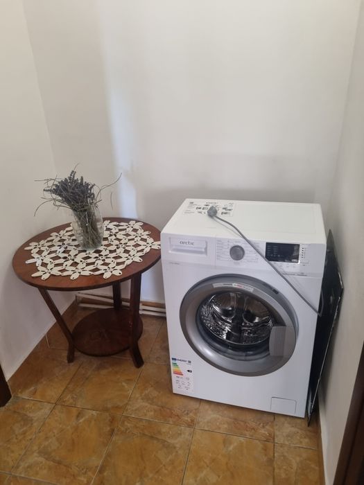 Închiriez apartament