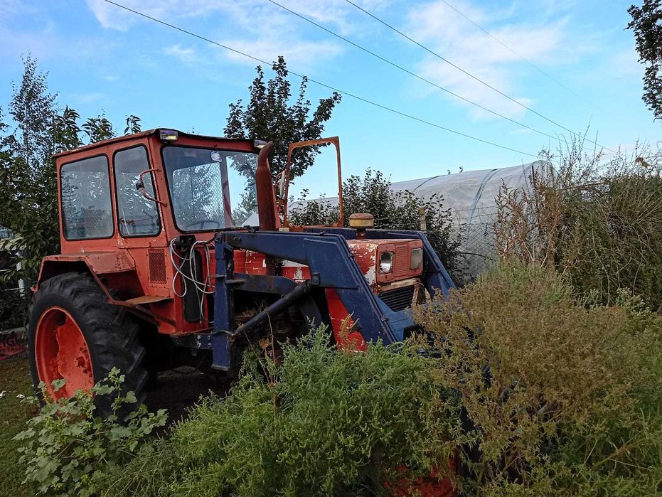 Vând tractor U650
