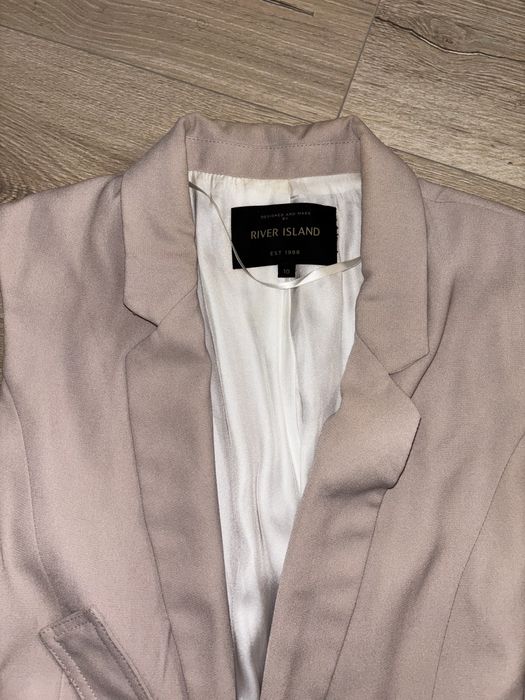 Рокли букле и елек цвят пудра