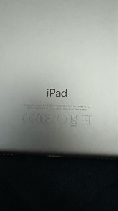 Ipad pro 10.5 2017  A1709 256 gb cu slot sim pentru piese, display defect restetata fara nici un cont