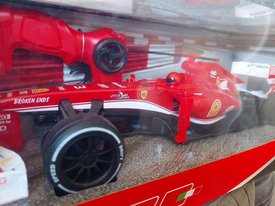 Shuangfeng Ferrari F1
(SF190) в масштабе 1:12.