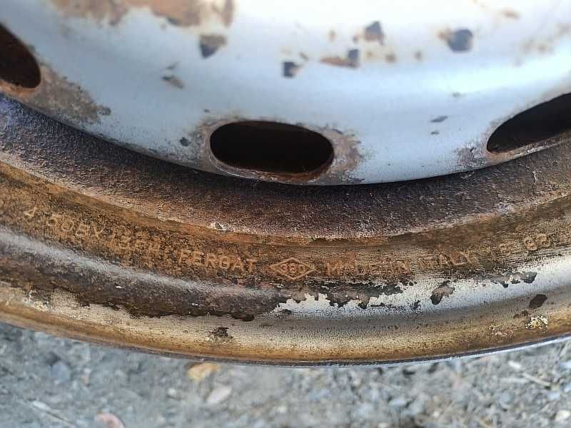 Продам оригинальные металлические диски на Renault