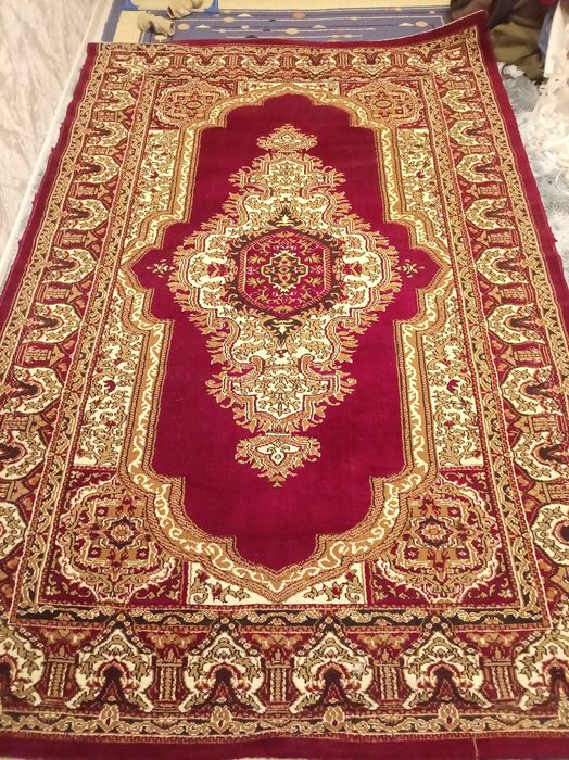 Продам ковры разные