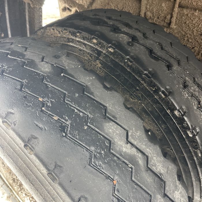 Резина на камаз безкамерка