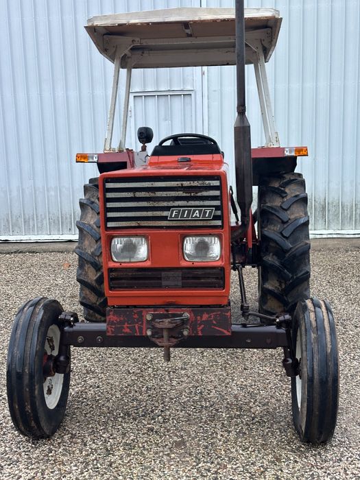 Tractor Fiat 446