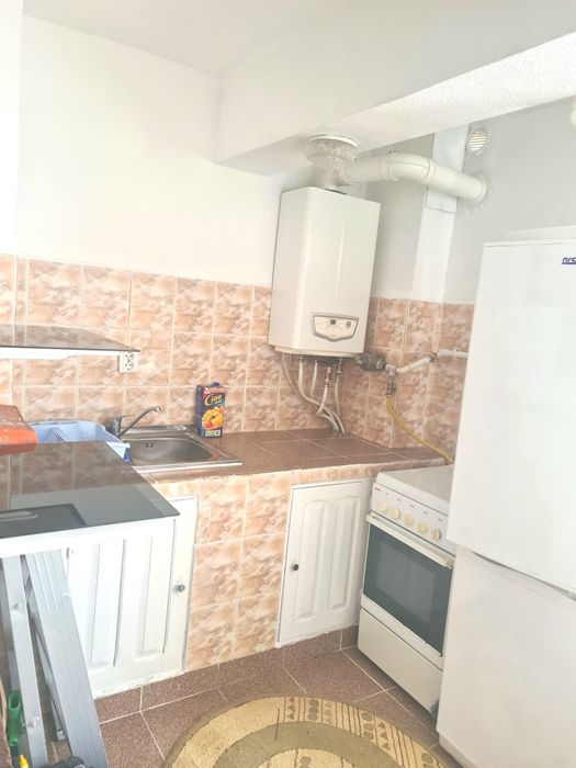 Închiriez garsoniera