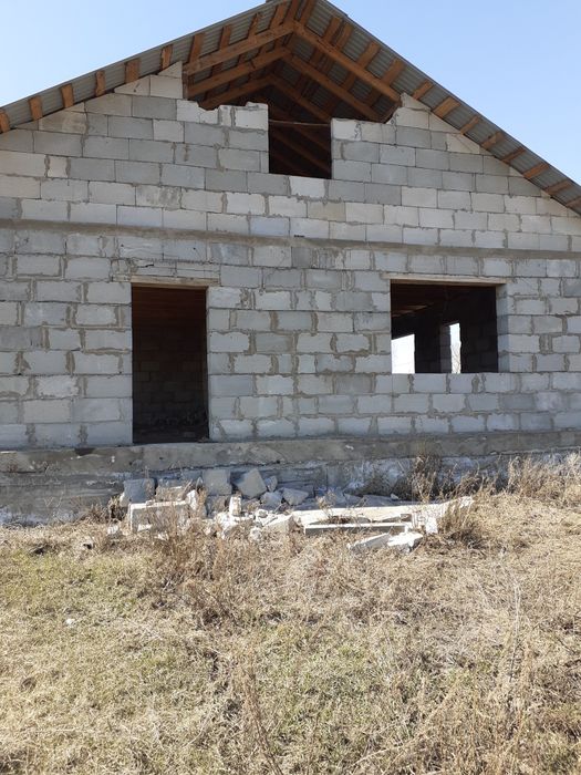 продам недостроенный дом