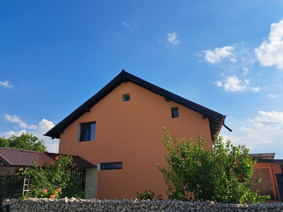 Casa 4 camere Bod, cu poziție excelenta