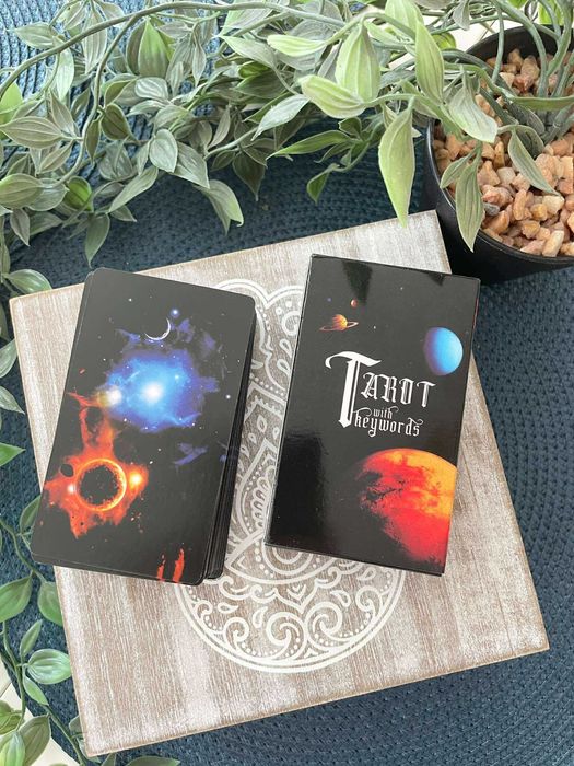 Различни Таро Колоди за начинаещи, с ключови думи, тълкувания, нови