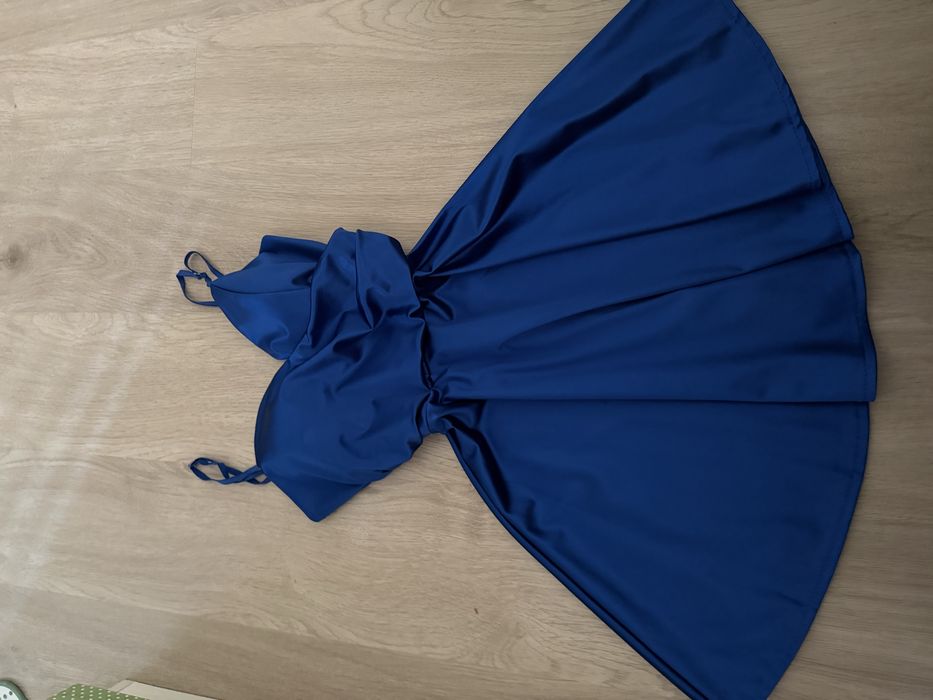 Синя рокля от Напудрени