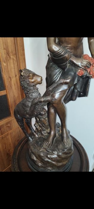 Бронзова статуя Франция