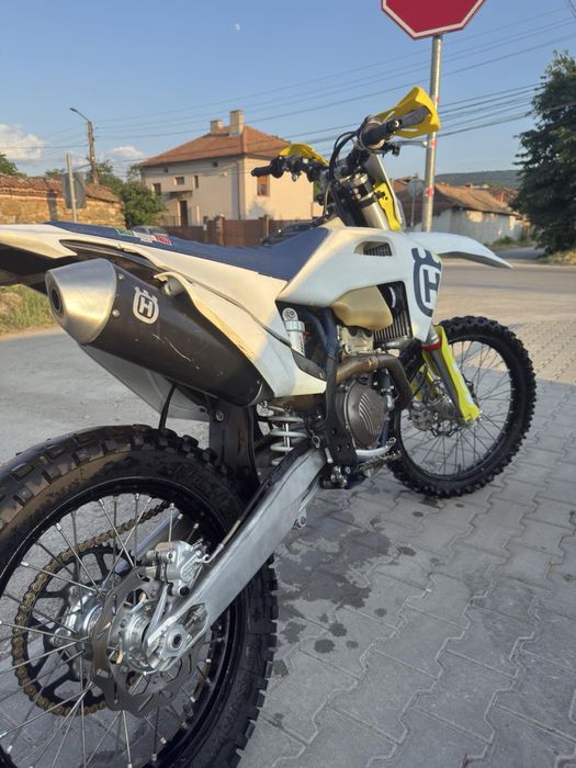 Husqvarna FE 250 (2020 година) РЕГИСТРИРАН на 94 мото часа от нов