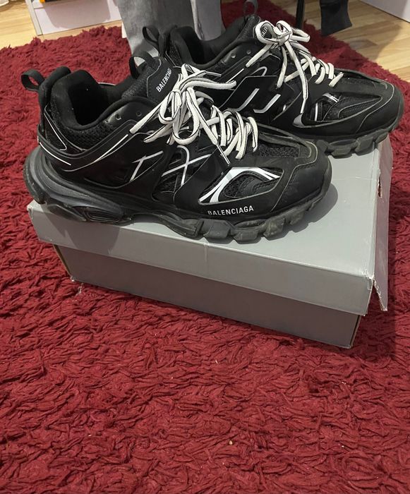 balenciaga track