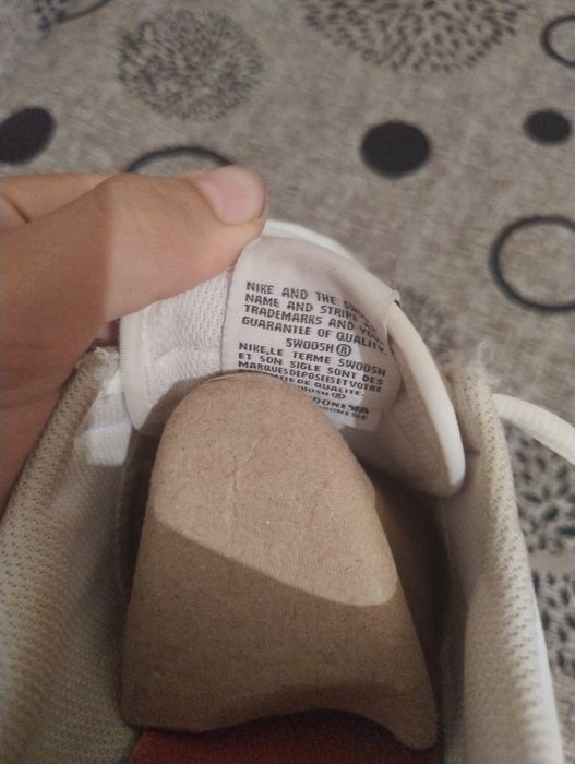 Adidași Nike (nu adidas)