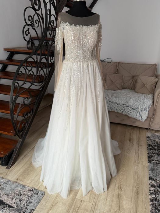 Vand rochie de mireasa ,noua cu eticheta !