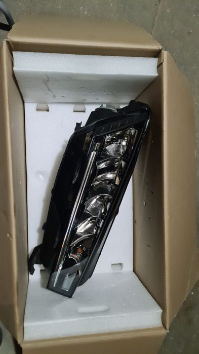 Far stanga skoda superb full led si calculatoare 2022