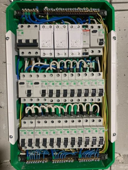 Elekrtik Xizmati 24/7 xizmatdamiz