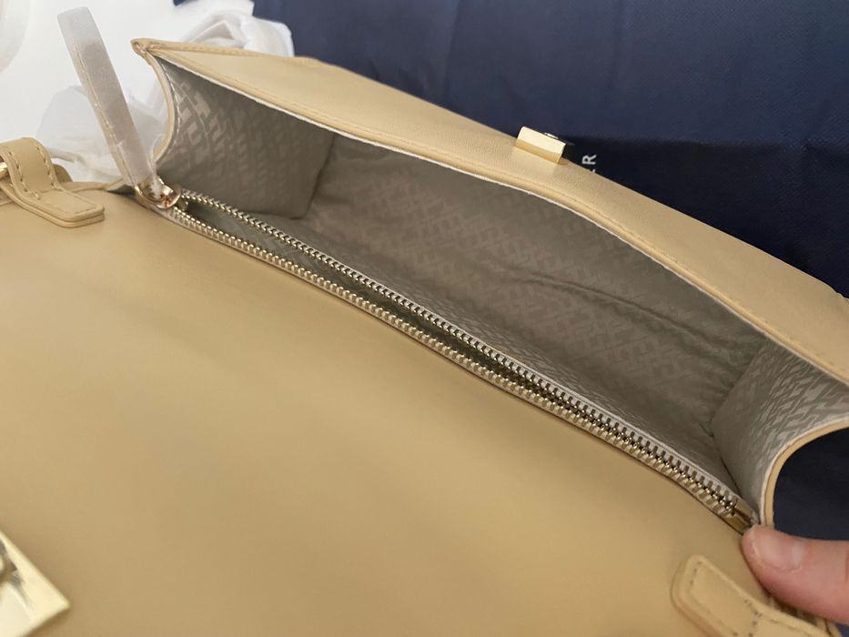 Сумка Tommy Hilfiger