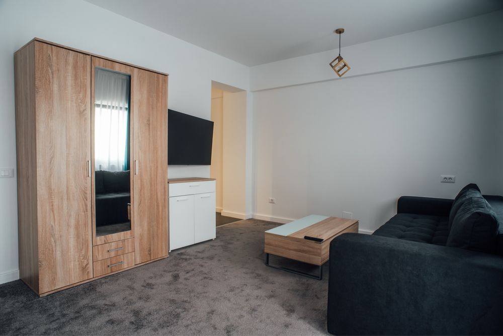 Inchiriez garaoniera zona centrala piata mare / calea bucuresti