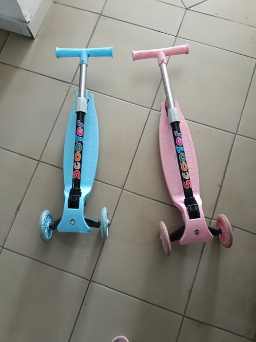 Продам детские самокаты