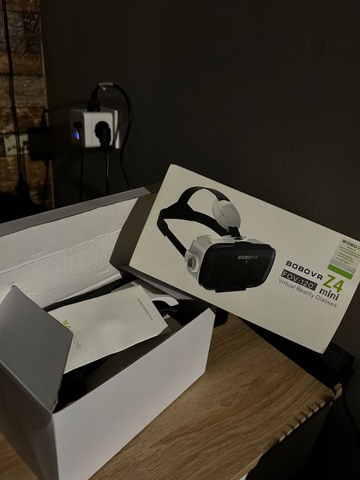 Очила за виртуална реалност, VR за смартфон, Bobovr Z4+таблет Alcatel