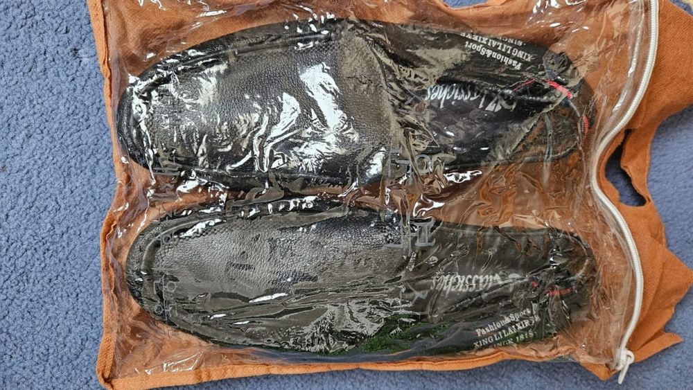 Продам кожаные макасины