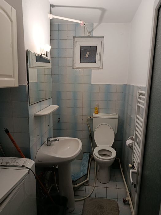 Închiriez apartament 2 camere la parter, strada hipodrom ,Braila