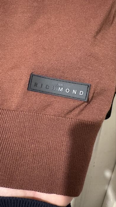 John Richmond - дизайнерски пуловер