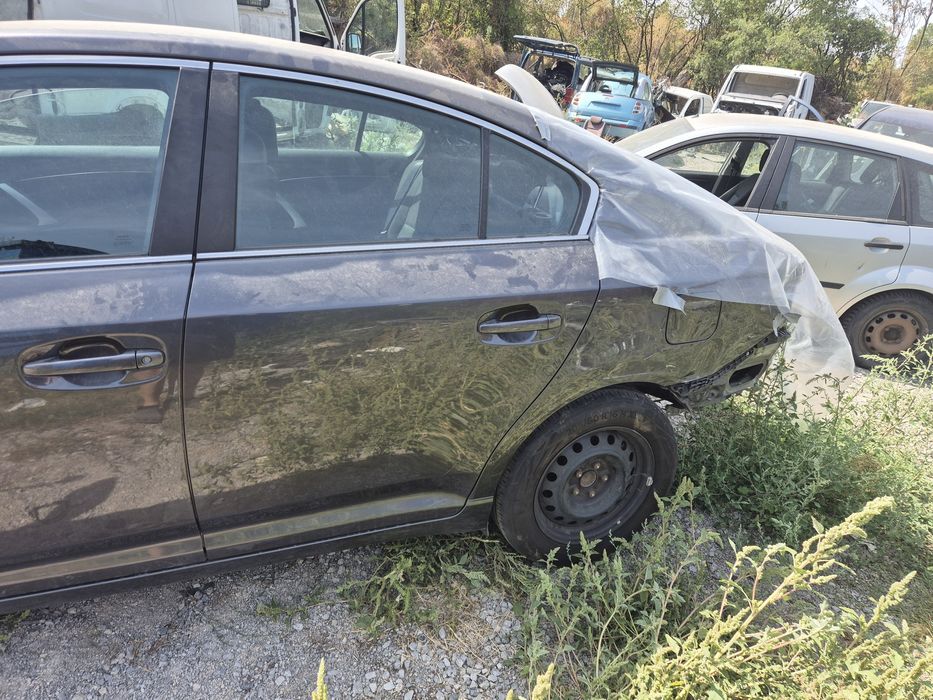 Тойота Авенсис Toyota Avensis 2013;1.8i