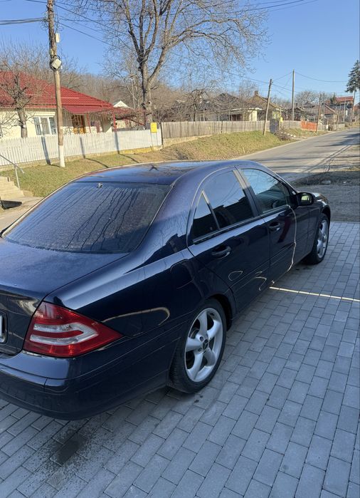 Mercedes C220  cdi facelift cutie automată 2006