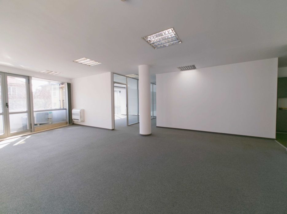 Офис под наем: 500 кв.м. в модерна бизнес сграда до НДК