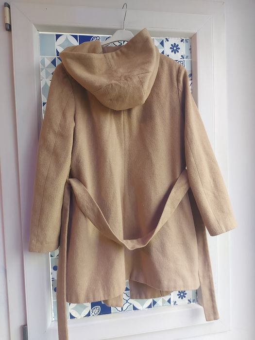 Palton crem cu glugă și cordon în talie made în Italy