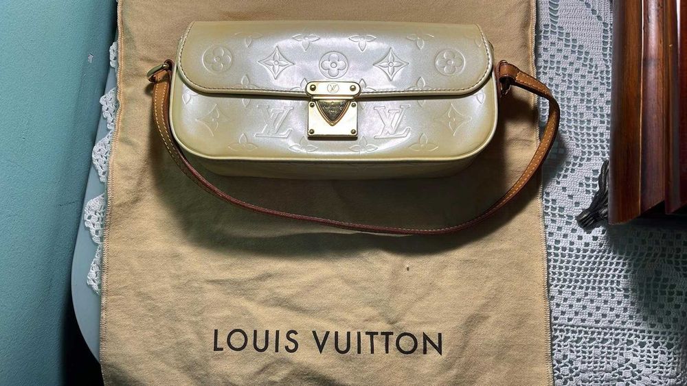 Дамска кожена чанта loui vuitton malibu street bag