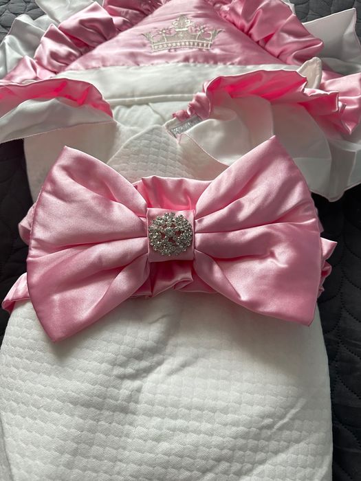 Портбебе в бяло с розово