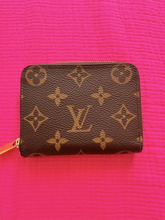 Продам кошелек LV оригинал